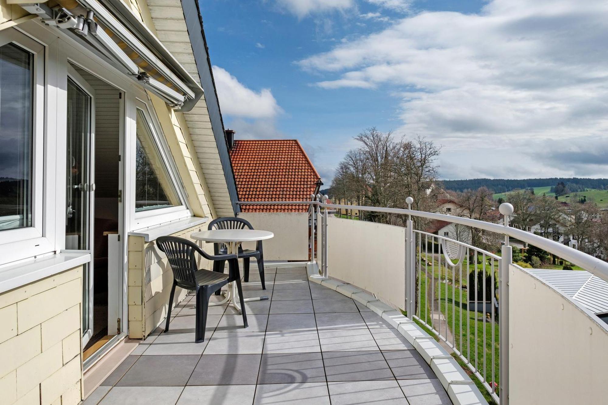 Ferienwohnungen Uhren Allgaier Schoenwald im Schwarzwald Exterior photo